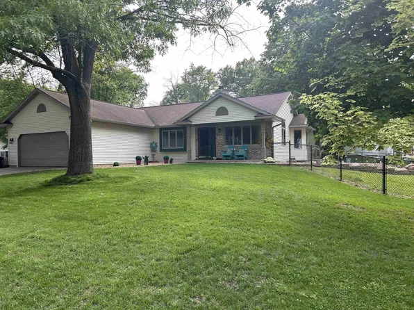 319 Green Street, Pardeeville, WI 53954