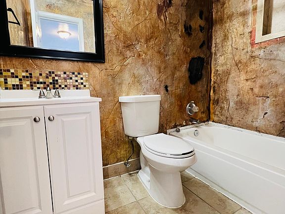 5th image of 697 NE 87th St #5A