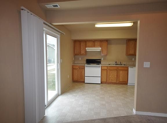3rd image of 4002 Washington Ave APT 101