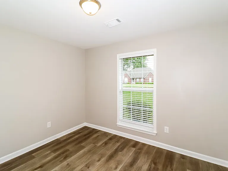 35 Lakewood Cv — Photo 14