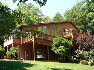 1221 Goose Pond Rd, Lake Ariel, PA 18436