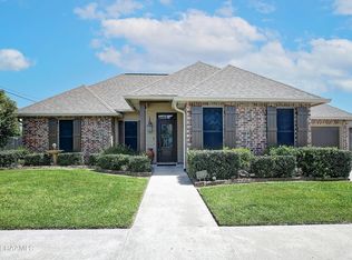 1101 Christopher St, New Iberia, LA 70563