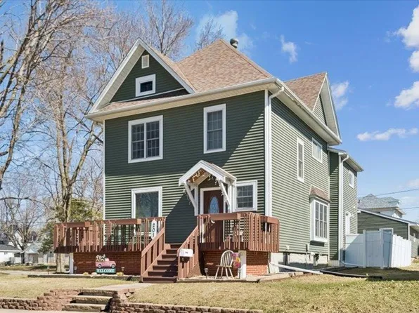 201 3rd Ave SE, Oelwein, IA 50662