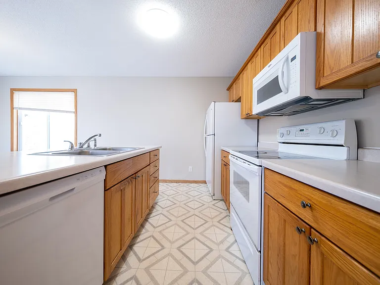 1380 Silver Lake Rd NW — Photo 9