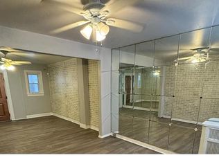 1142 E Woodlawn St, Philadelphia, PA 19138