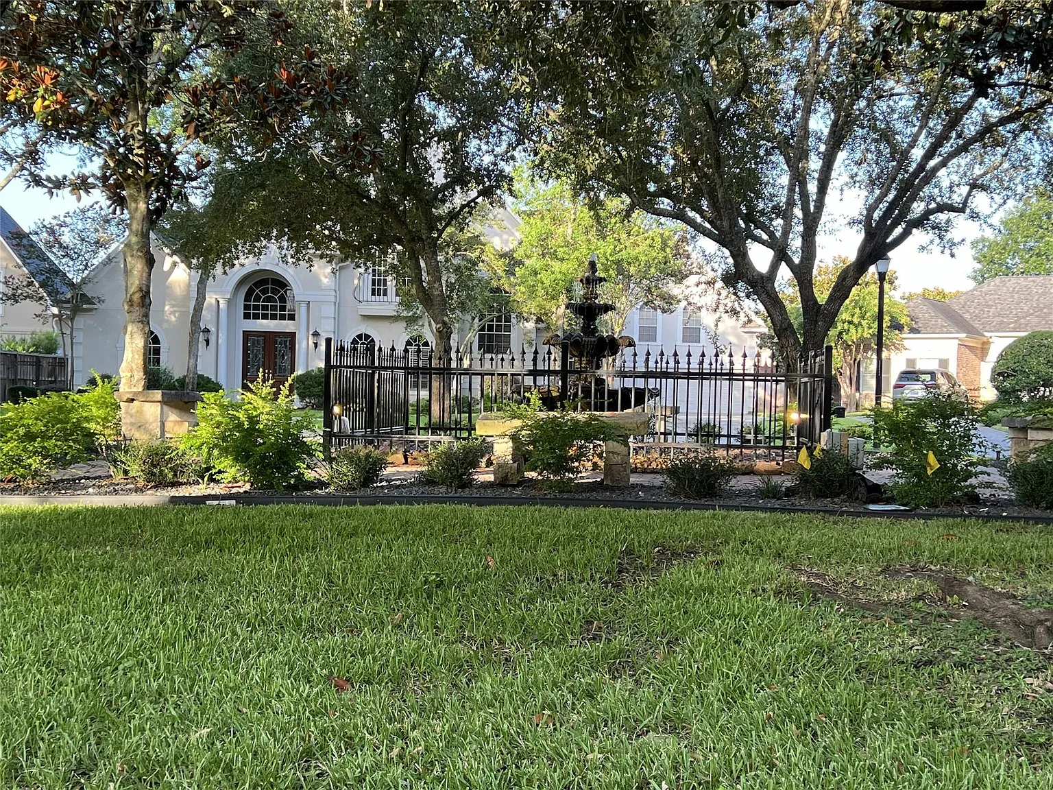5 bed, 7.0 bath, 5336 sqft, $7,500 — Photo 2