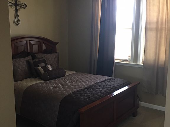 5th image of 318 Melrose Cir