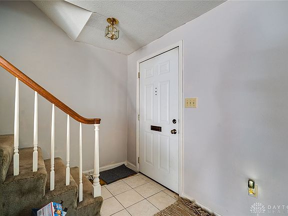 3rd image of 5906 Gloucester Ct