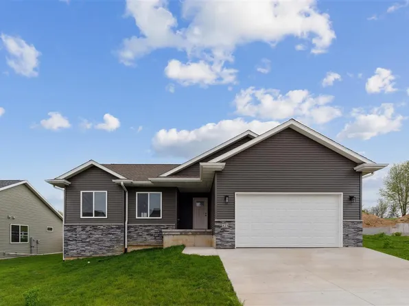 425 Galileo Dr, Riverside, IA 52327