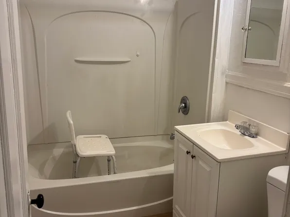 21 Forest St #2, Springfield, MA 01108