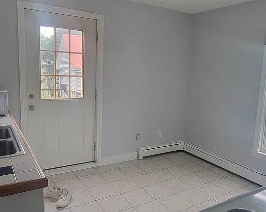 2nd image of 7B Cottage St
