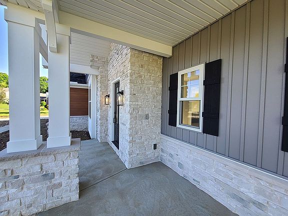 4th image of 3604 Chestnut Hill Dr
