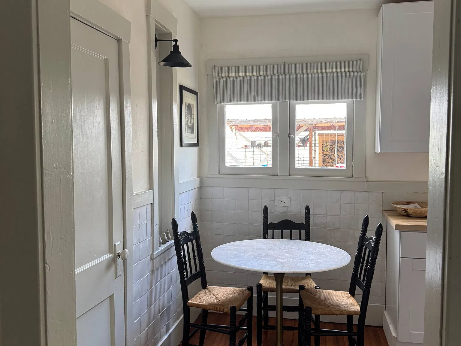 2 bed, 582 sqft, $2,200 — Photo 2