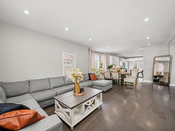 4th image of 518 N 6th Ave