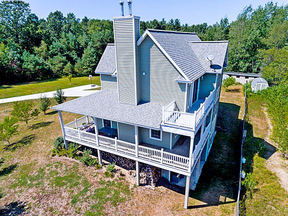 2nd image of 13165 Apple Dr