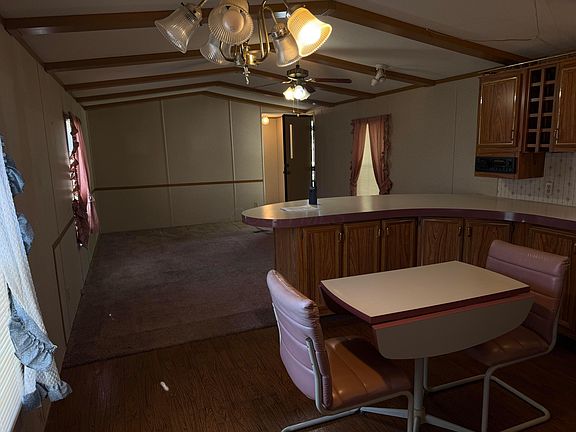 5th image of 5 Spring Lake Ct