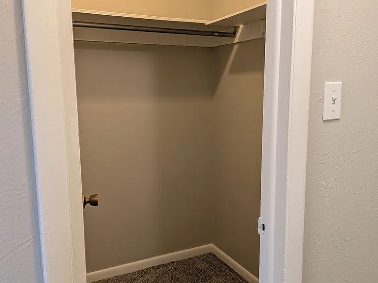 95 N Clarkson St Carolyn Arms Apartments — Photo 17