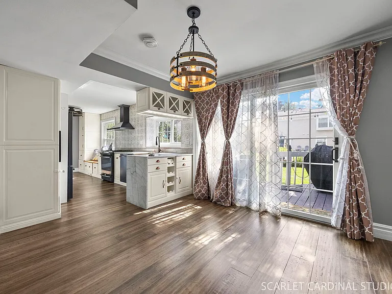 309 Newport Ln — Photo 5