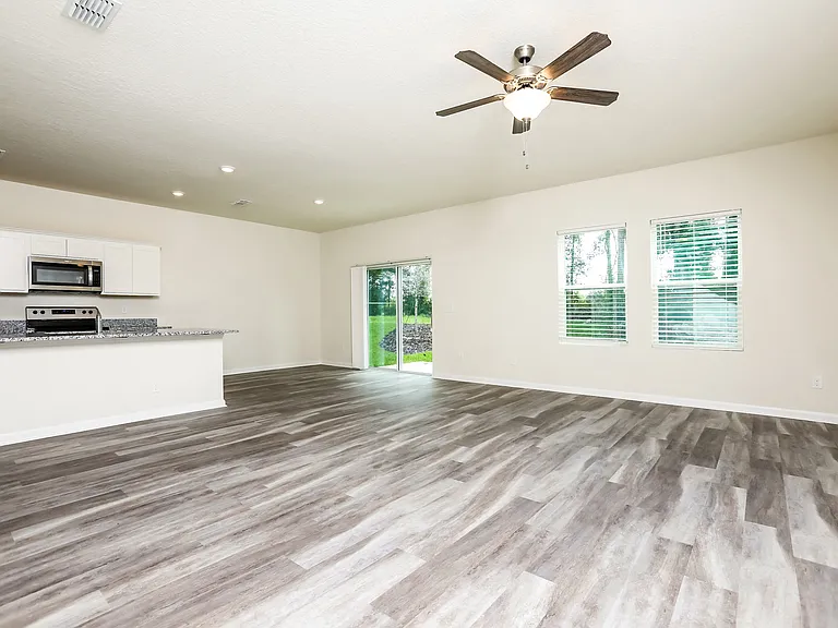 Lincoln Oaks — Photo 16