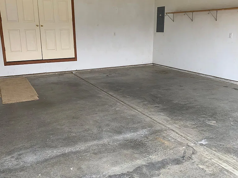 637 Oakbrook Ave — Photo 4