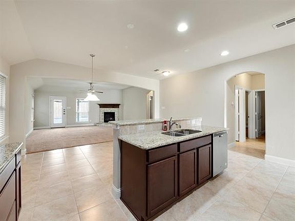4th image of 808 Kinghaven Dr