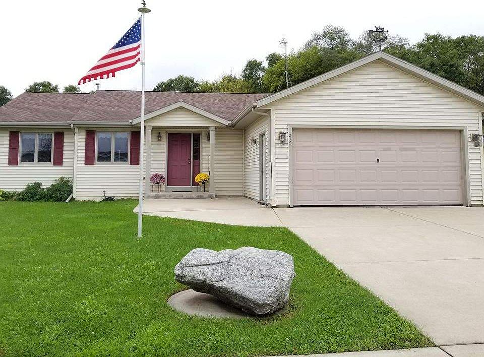 1st image of 212 E Haven Dr