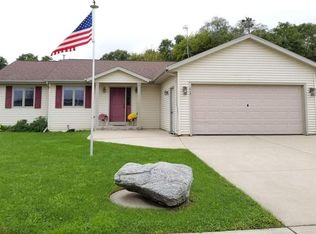 212 E Haven Dr, Watertown, WI 53094