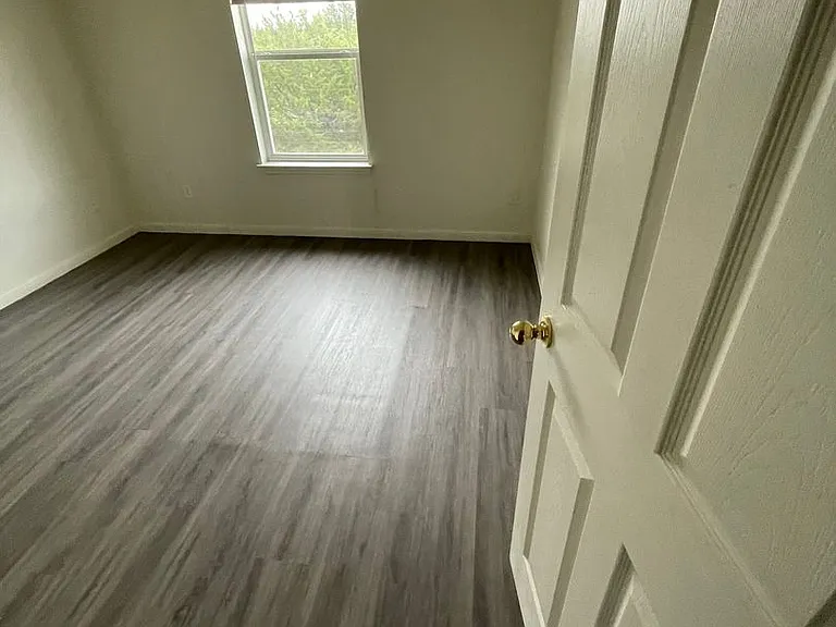 4206 Primrose Dr — Photo 4