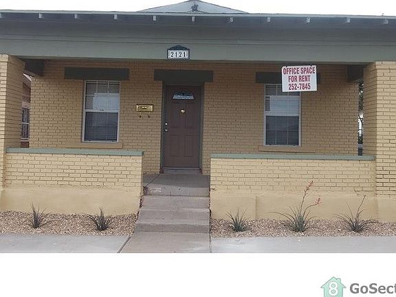 3rd image of 2121 E Yandell Dr