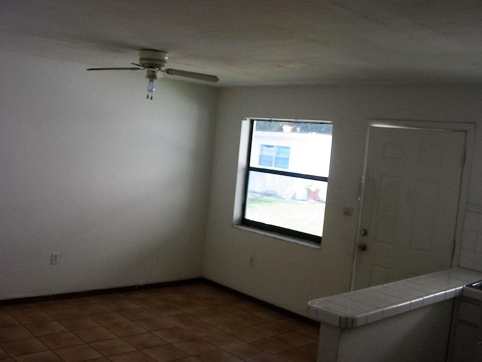 2nd image of 1215 NE 128th St