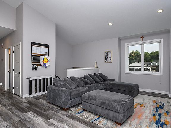 3rd image of 5417 Hendrickson Dr