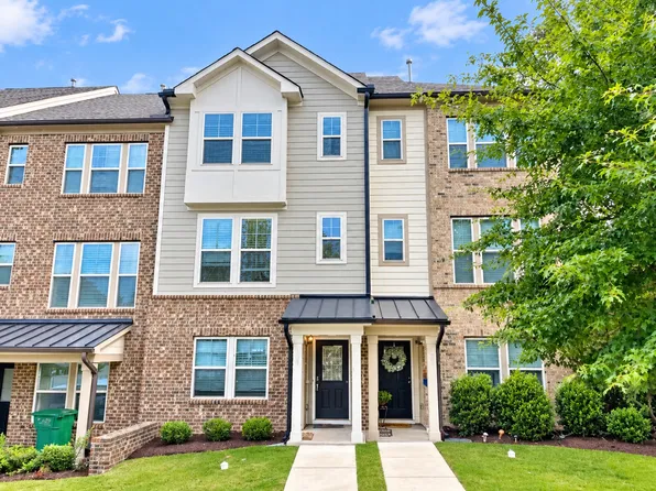 525 Portstewart Dr, Cary, NC 27519
