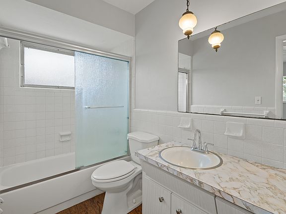 4th image of 254 Plumosa Dr #A