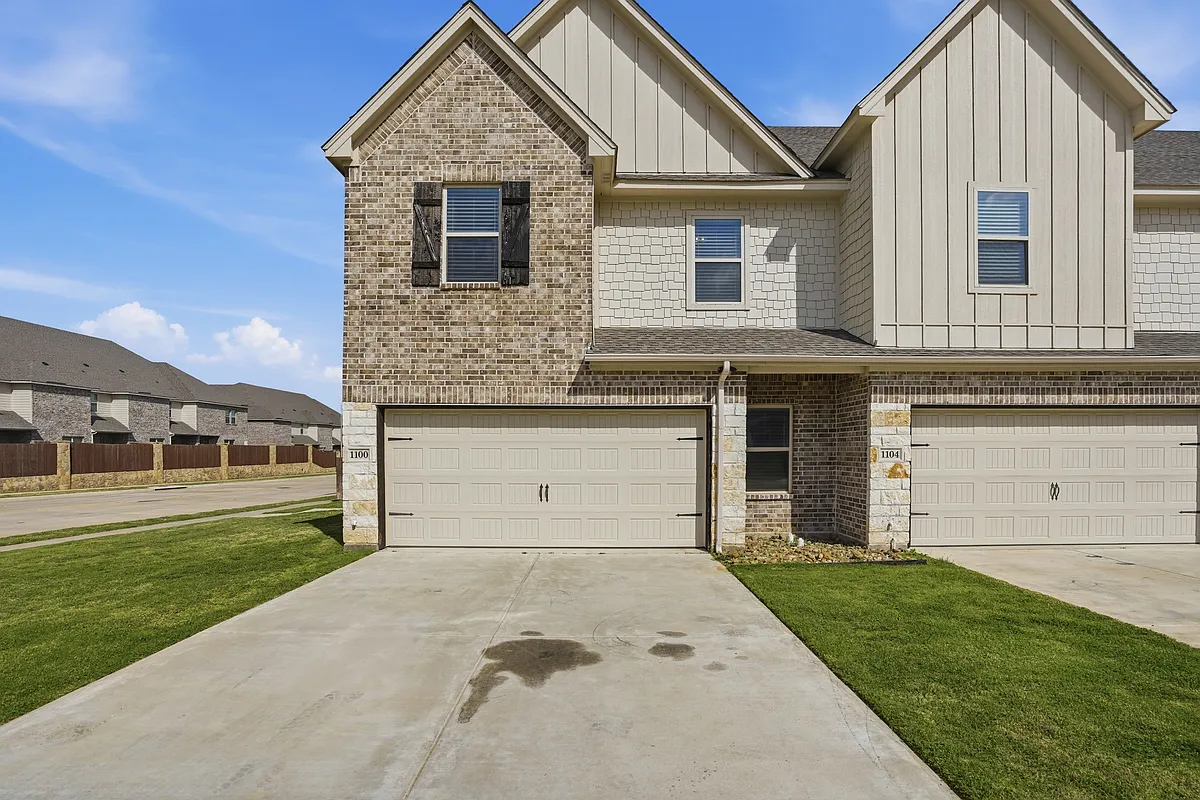 Building Photo - 1100 Noble Flair Ct