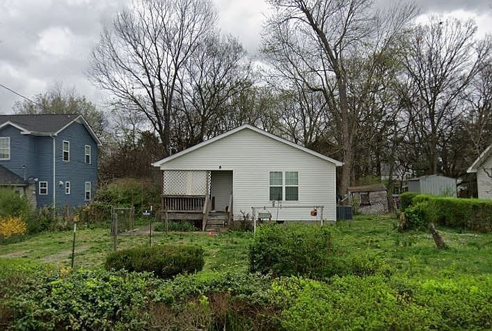 1st image of 721 Oak St