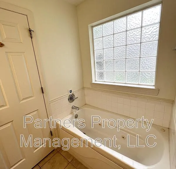 1257 Fox Run Ln — Photo 11