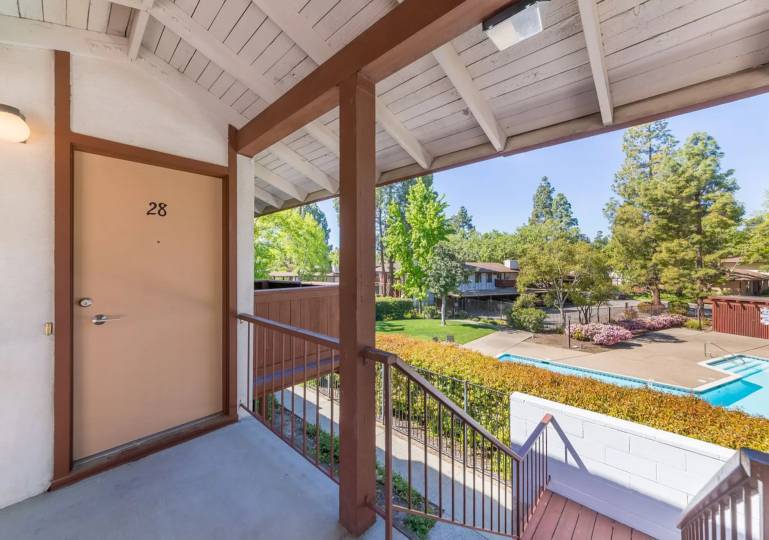 Camelback North Apartments CNM — Photo 2