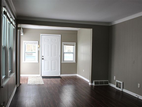 2nd image of 510 E Hudson Ave