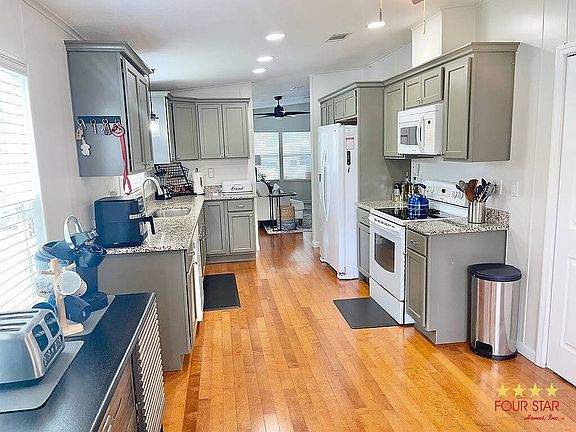 3rd image of 774 Forest Ln