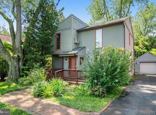 7125 Gordons Rd, Falls Church, VA 22043