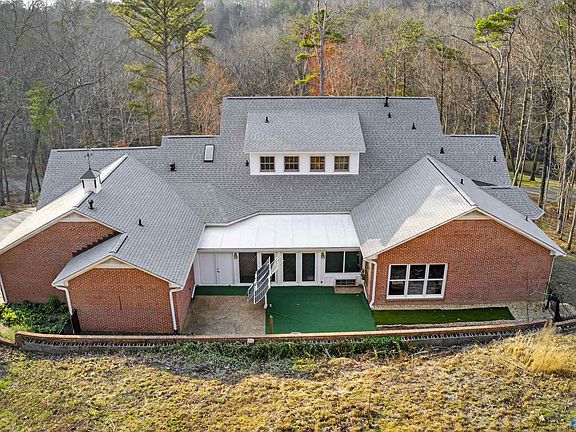 3rd image of 138 Greenbriar Rd