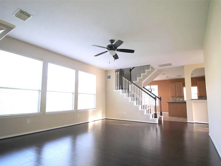 1118 Oxford Mills Ln — Photo 4