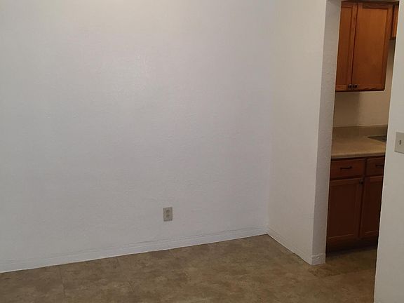 2nd image of 110 NE 35th Ct APT 2