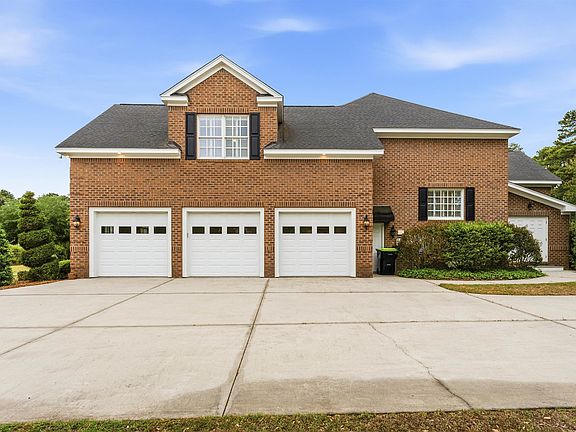 4th image of 3013 Holly Berry Ct.