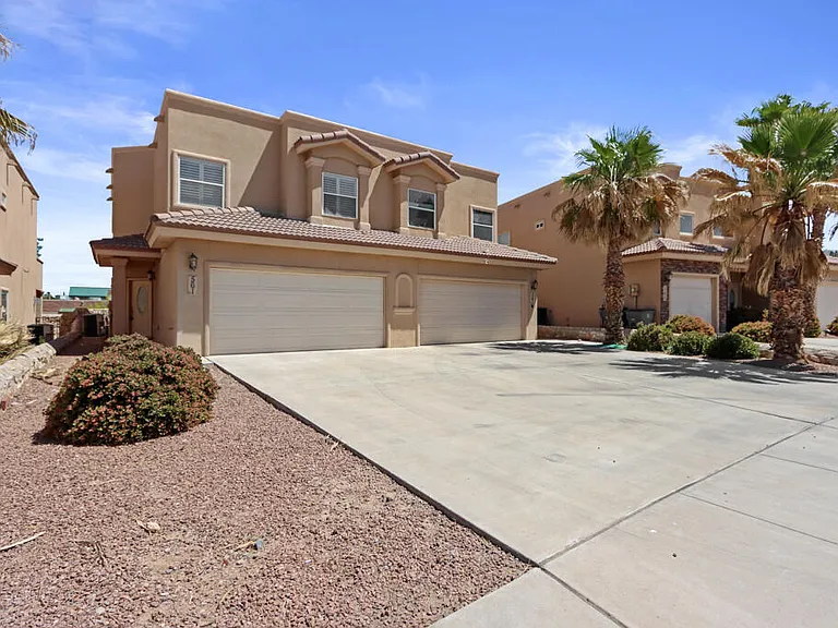 561 Green Village Ct #A — Photo 2