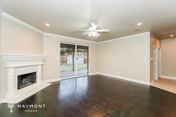 1658 Stetson Dr — Photo 6