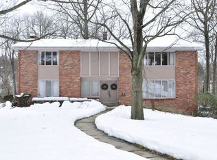 3321 Brookdale Dr, Pittsburgh, PA 15241
