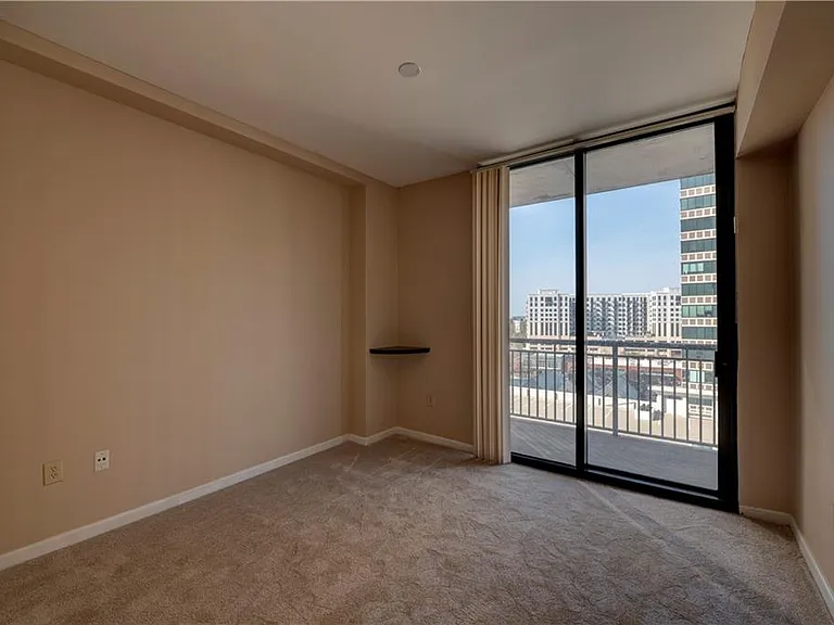 3040 Peachtree Rd NW #813 — Photo 15