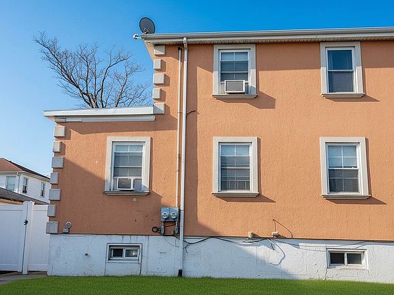 2nd image of 14768 259th St