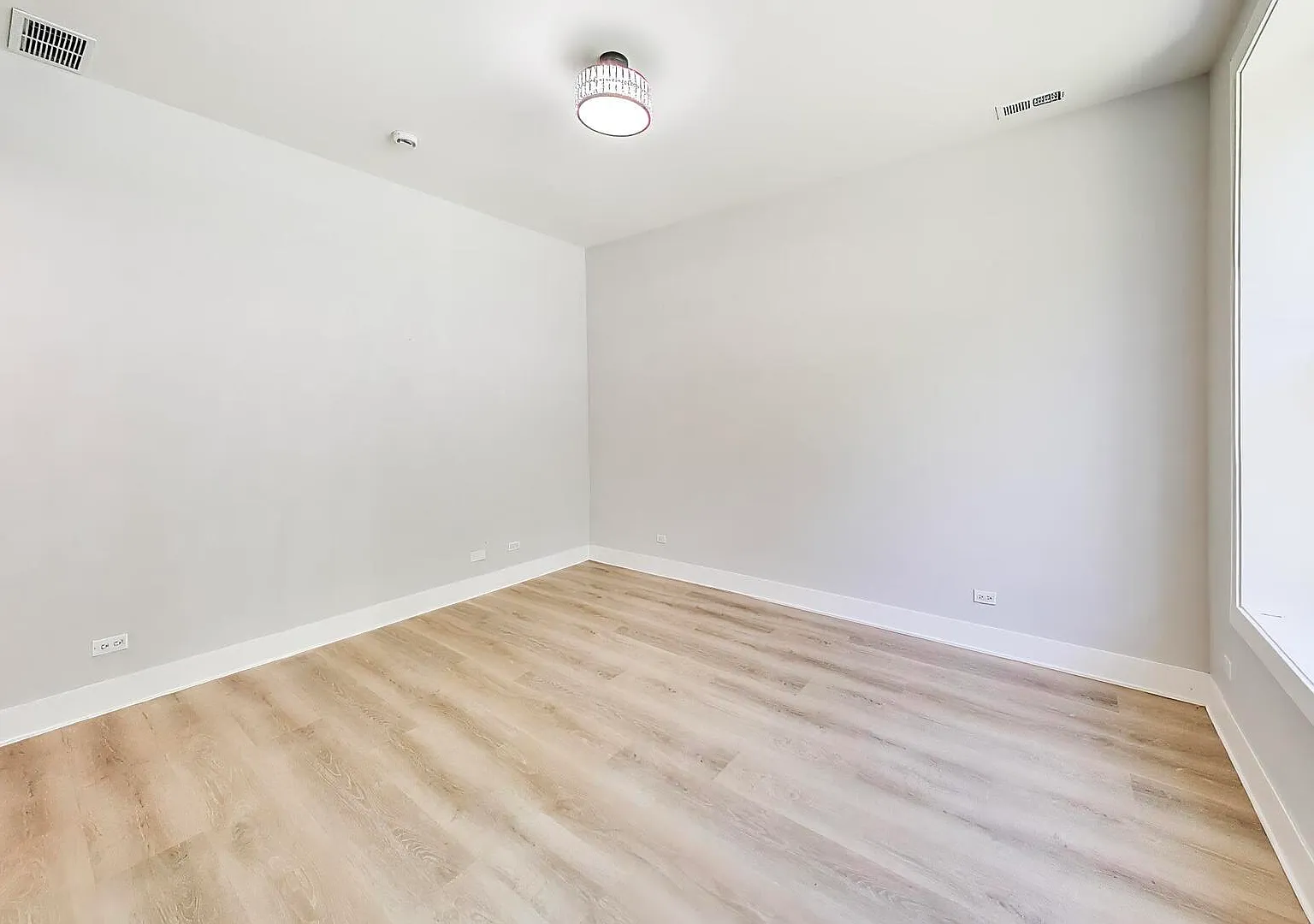 3 bed, 1656 sqft, $3,000 — Photo 4